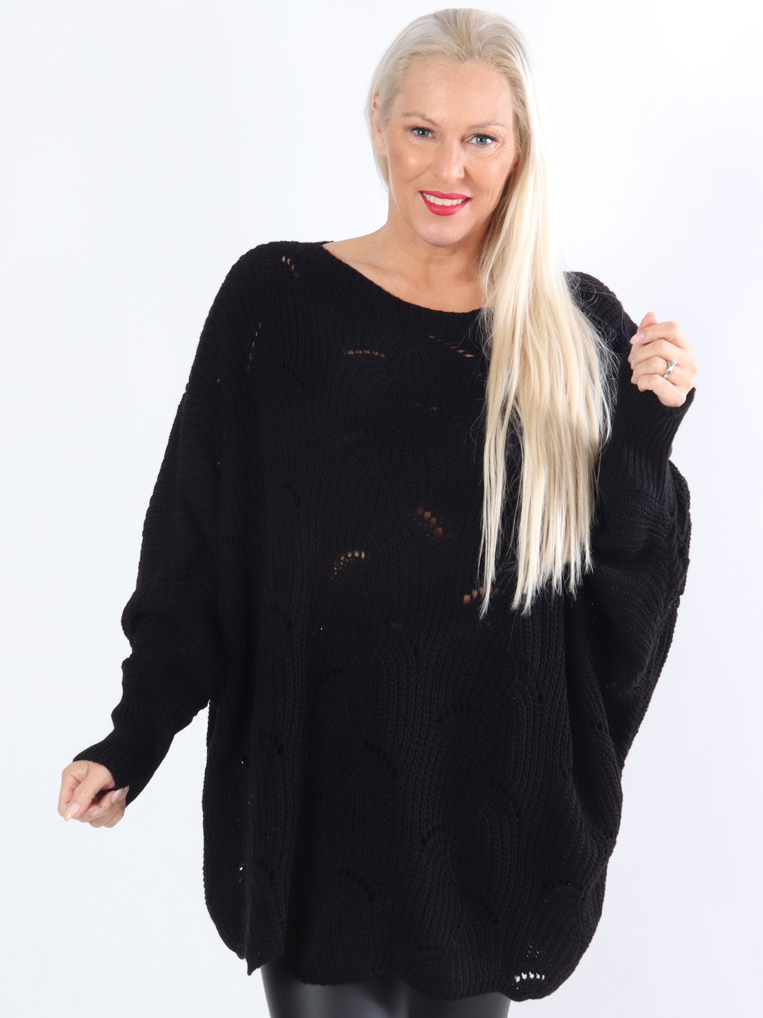 Manja - Plus size stickad med hålmönster